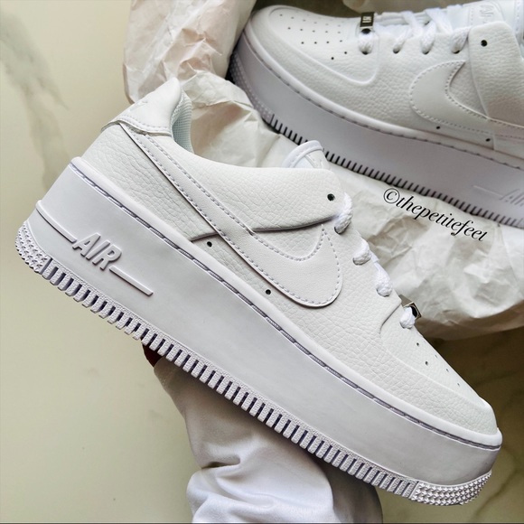 Nike Shoes - NWT Nike Air Force 1 Sage low